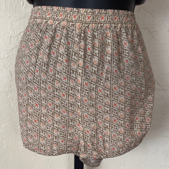 Adam Levine Slip on Pattern Shorts - Picture 1 of 10